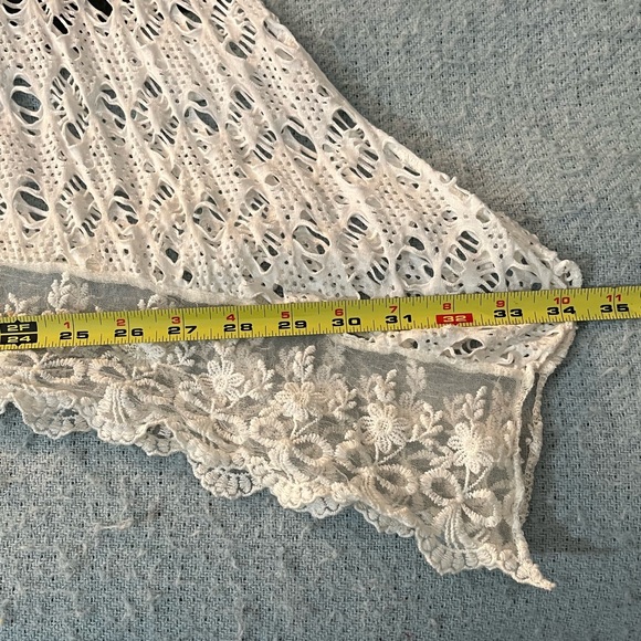 White Crochet Sleeveless Top by Seduzione - Picture 9 of 16